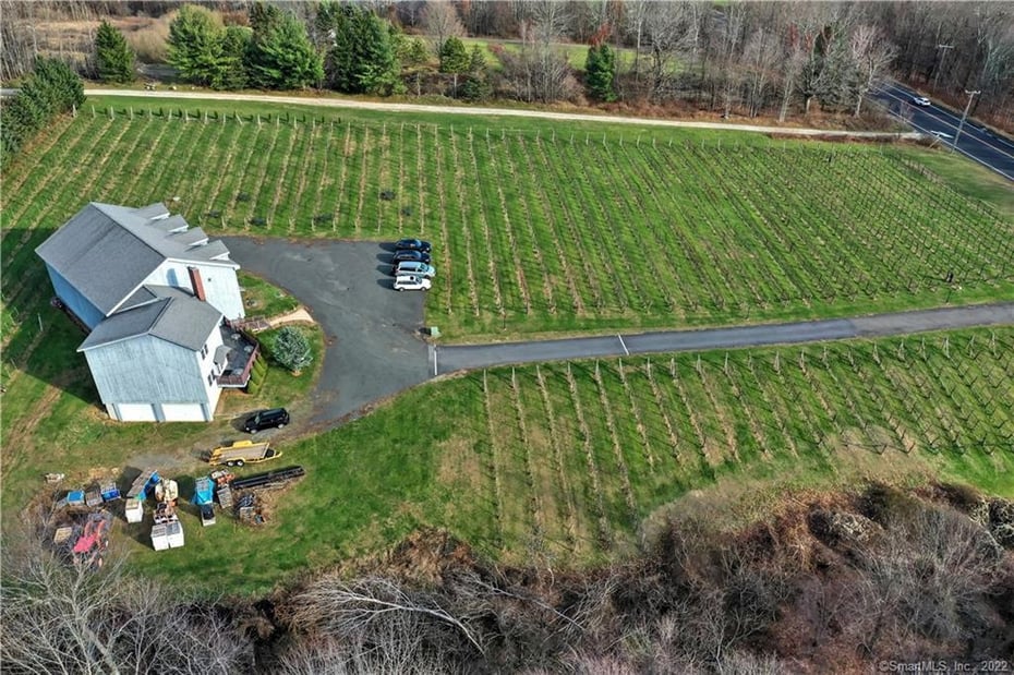 1480 Litchfield Turnpike Photo 11