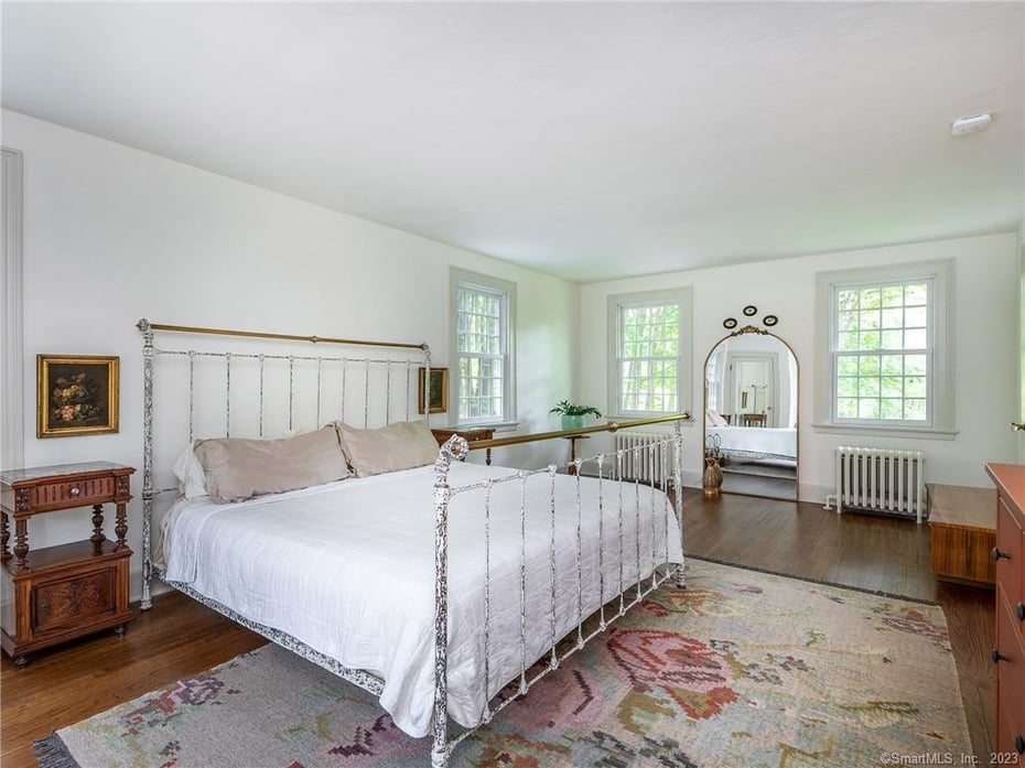 15 East Litchfield Road Photo 16
