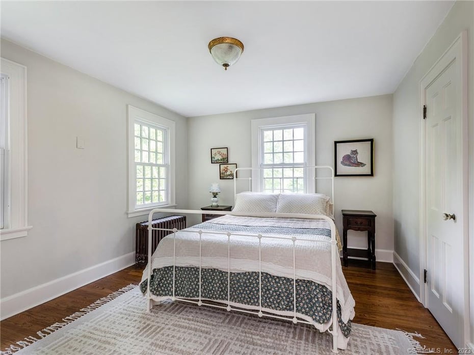 15 East Litchfield Road Photo 19