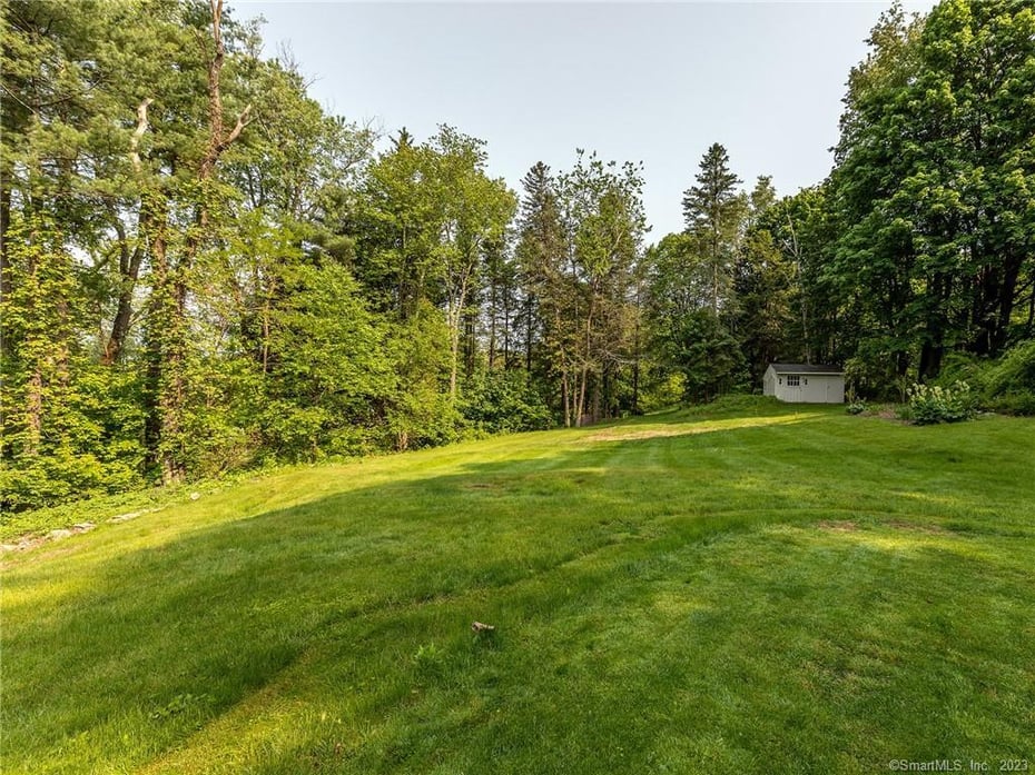 15 East Litchfield Road Photo 31