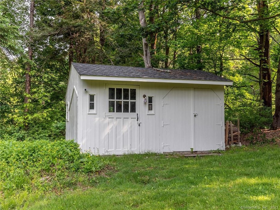 15 East Litchfield Road Photo 32