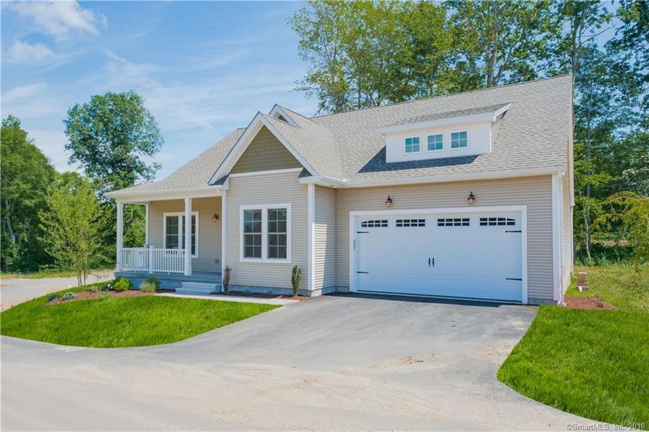 4 Essex Glen Drive Photo 1
