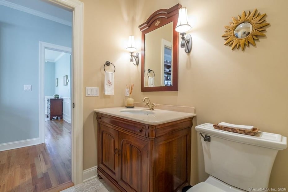9 Thomas Place Photo 13
