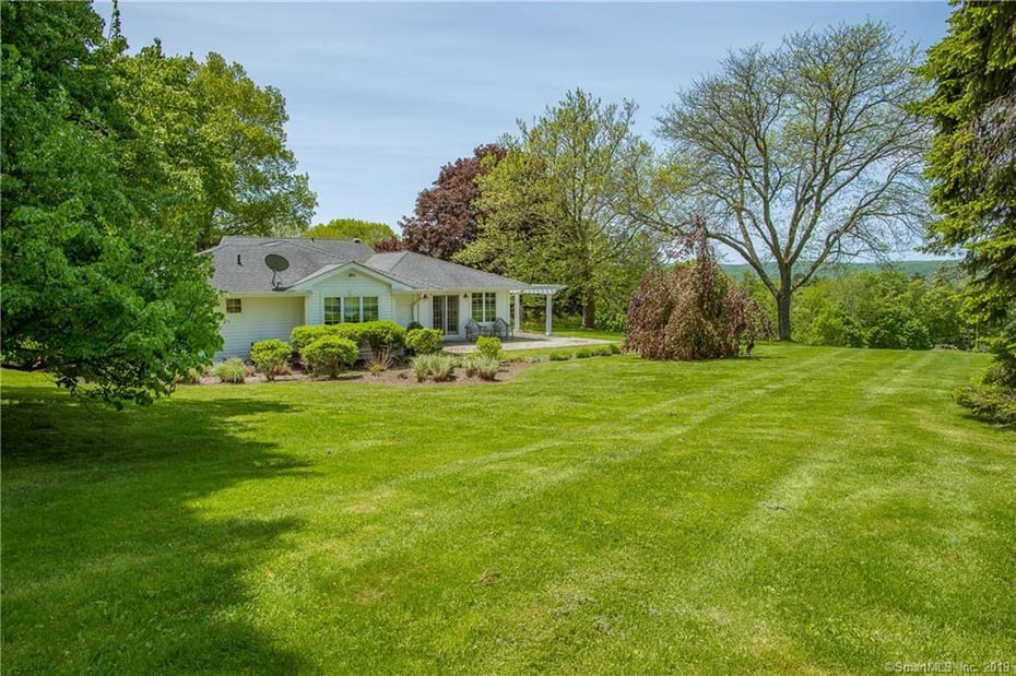 203 North Quaker Hill Road Photo 1