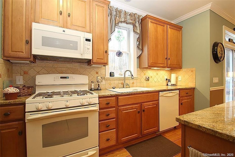 44 Tuttle Court Photo 6