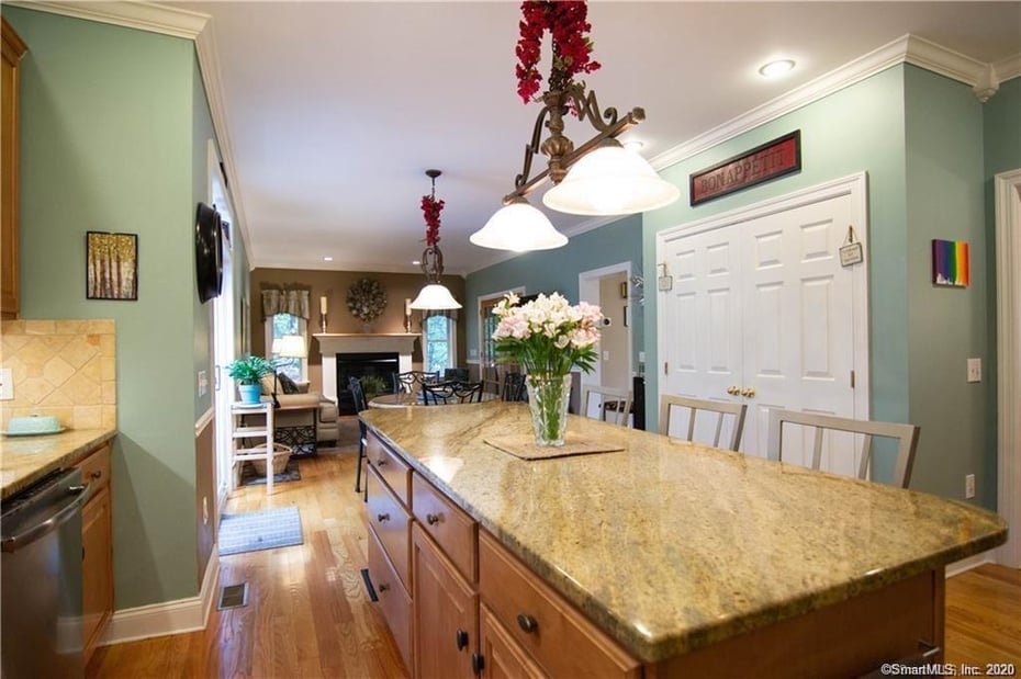 44 Tuttle Court Photo 12