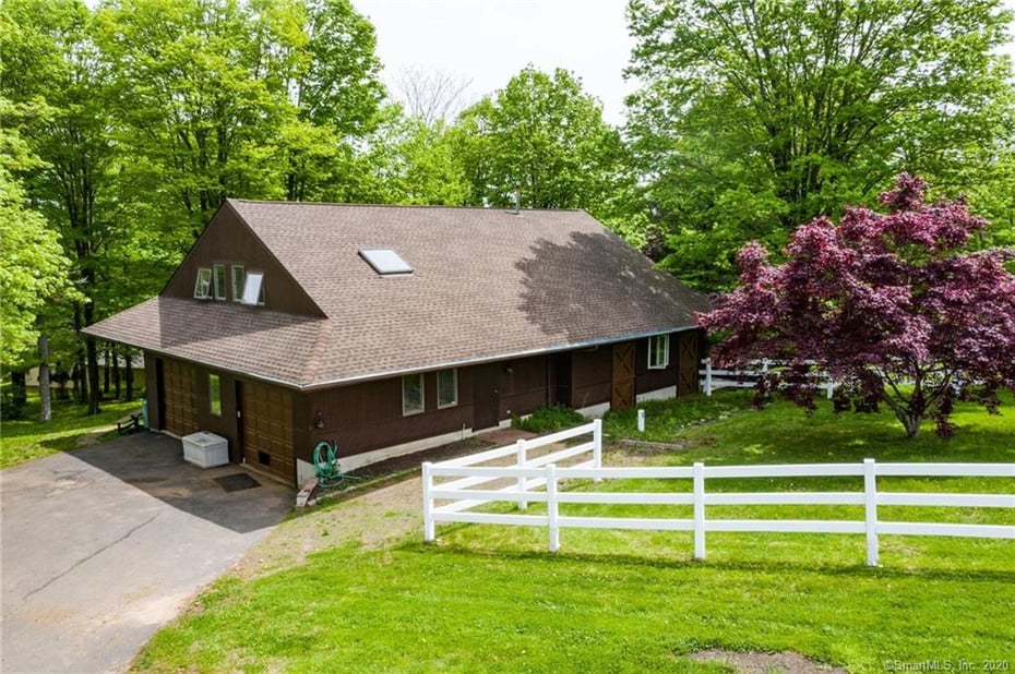 16 Summit Drive Photo 1