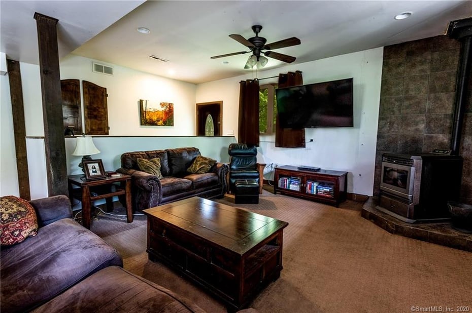 16 Summit Drive Photo 6