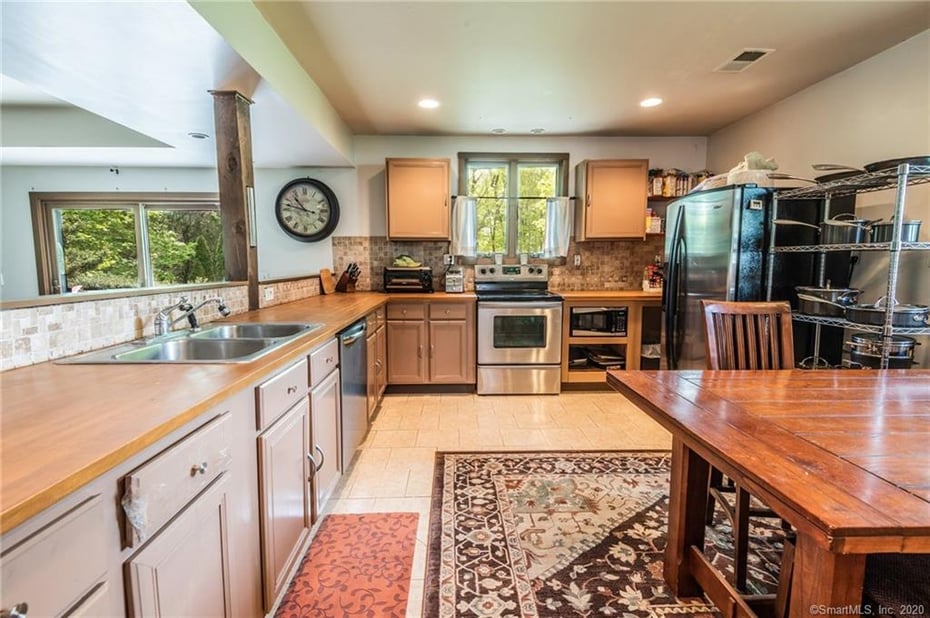 16 Summit Drive Photo 8