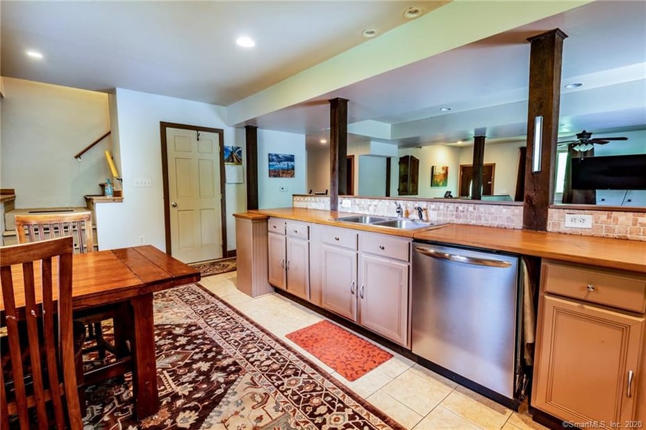 16 Summit Drive Photo 9