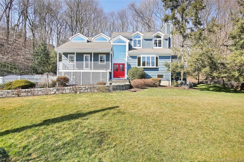 10 East Meadow Lane Photo 1