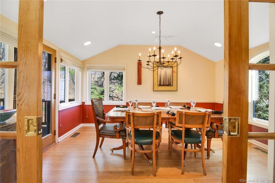 10 East Meadow Lane Photo 4