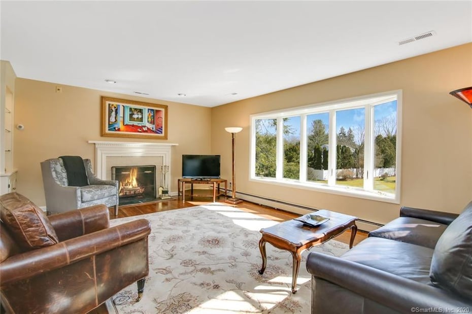 10 East Meadow Lane Photo 5