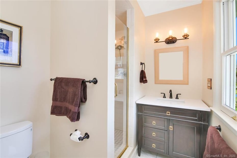 10 East Meadow Lane Photo 12