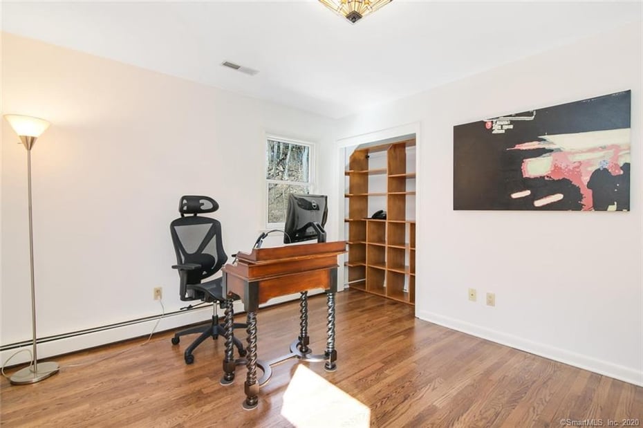 10 East Meadow Lane Photo 14