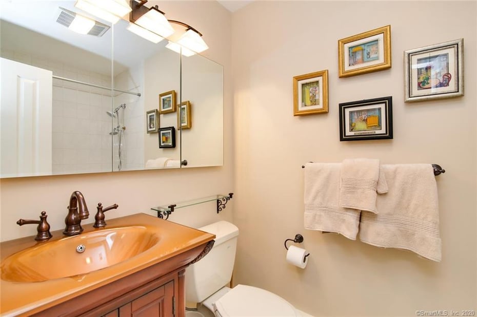 10 East Meadow Lane Photo 15