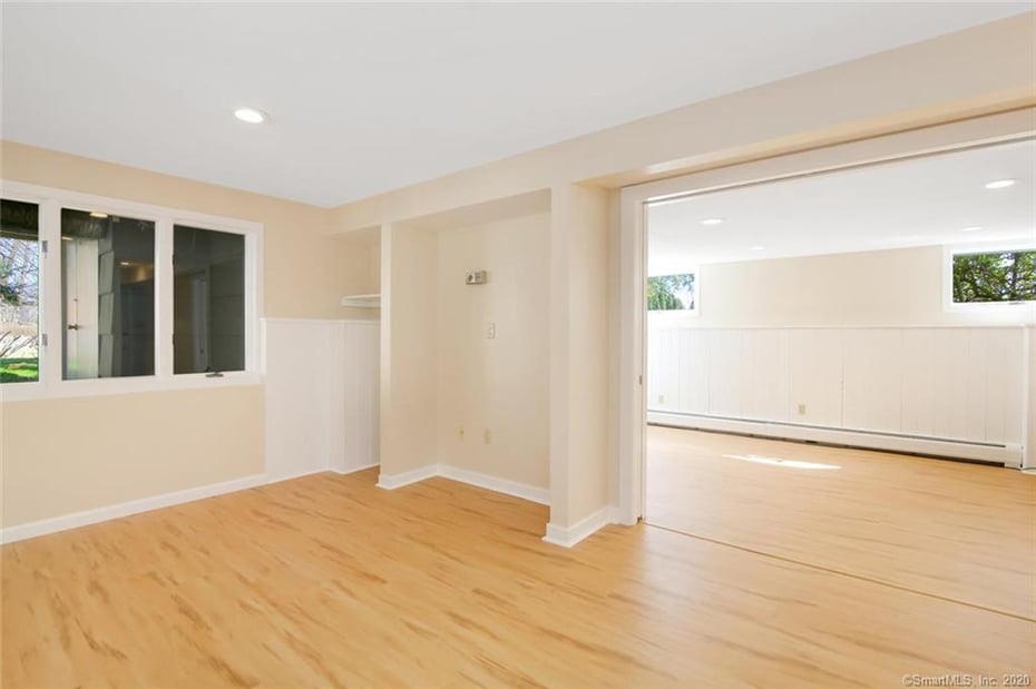 10 East Meadow Lane Photo 18
