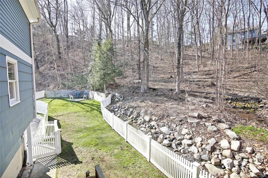 10 East Meadow Lane Photo 22