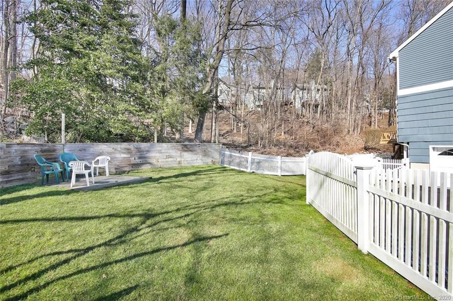 10 East Meadow Lane Photo 23