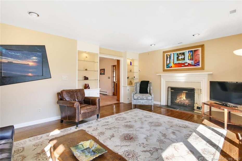 10 East Meadow Lane Photo 28