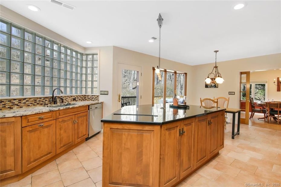 10 East Meadow Lane Photo 31