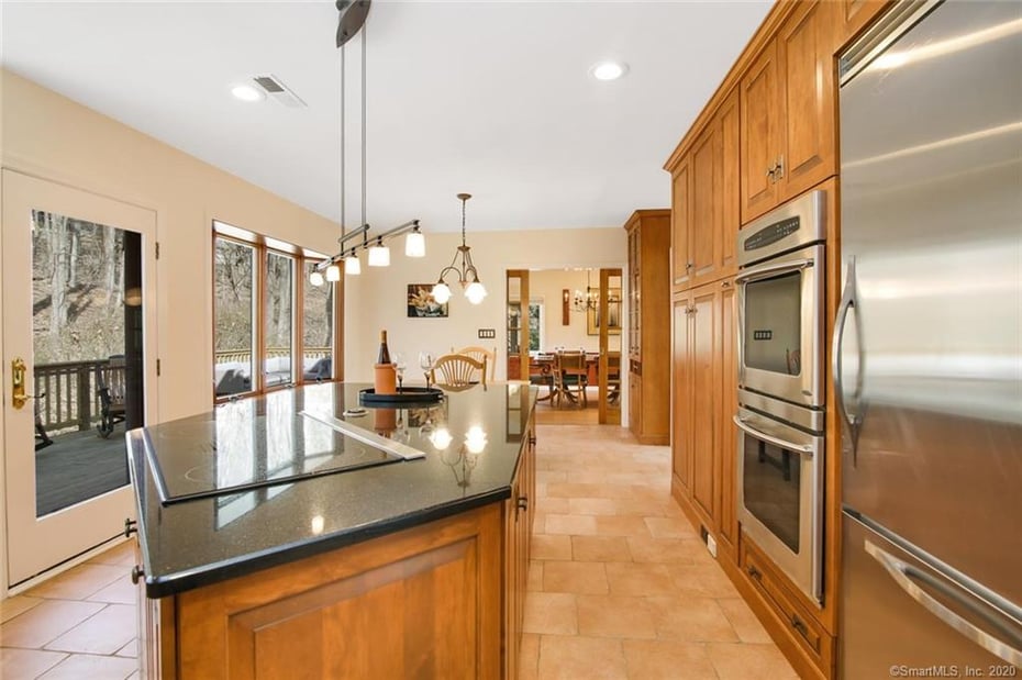 10 East Meadow Lane Photo 32