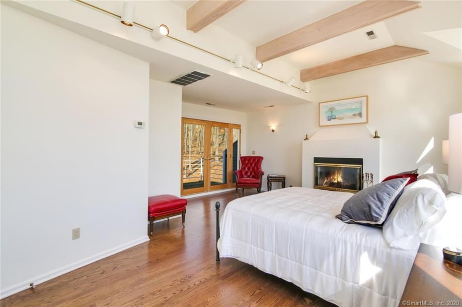 10 East Meadow Lane Photo 34