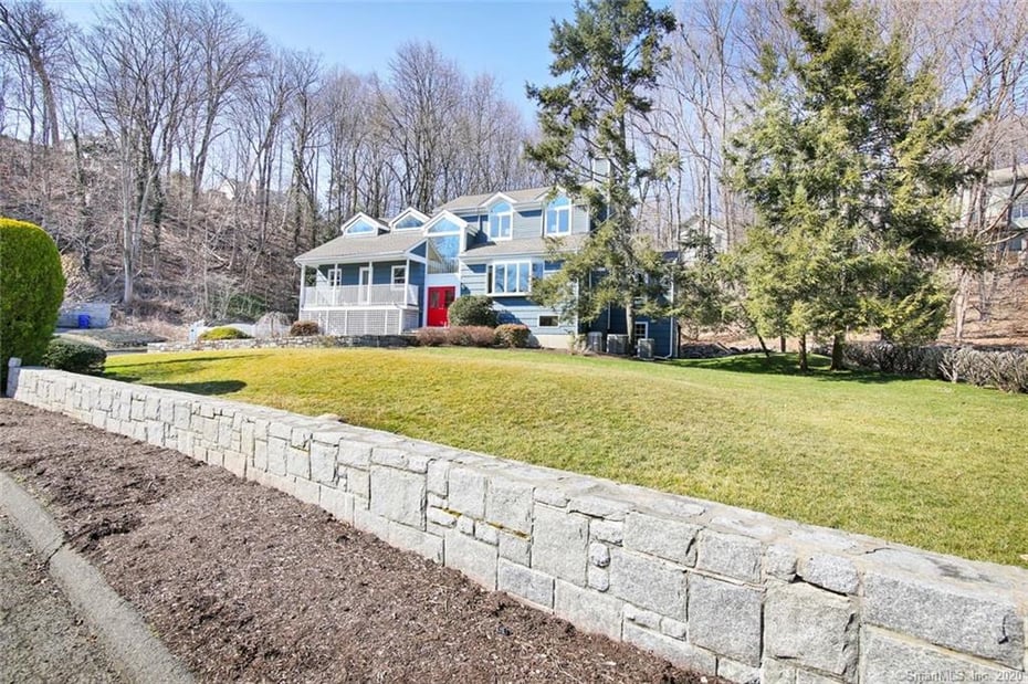 10 East Meadow Lane Photo 39