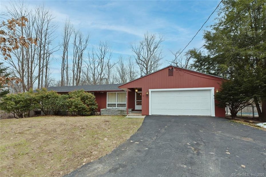 32 Middletown Avenue Photo 1