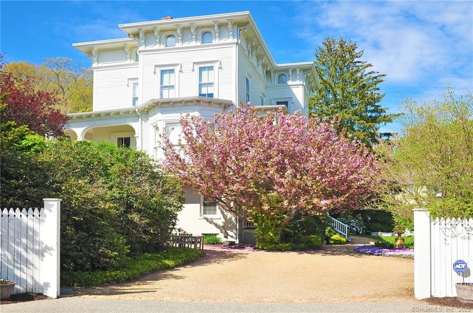 8 Norwich Road Photo 4