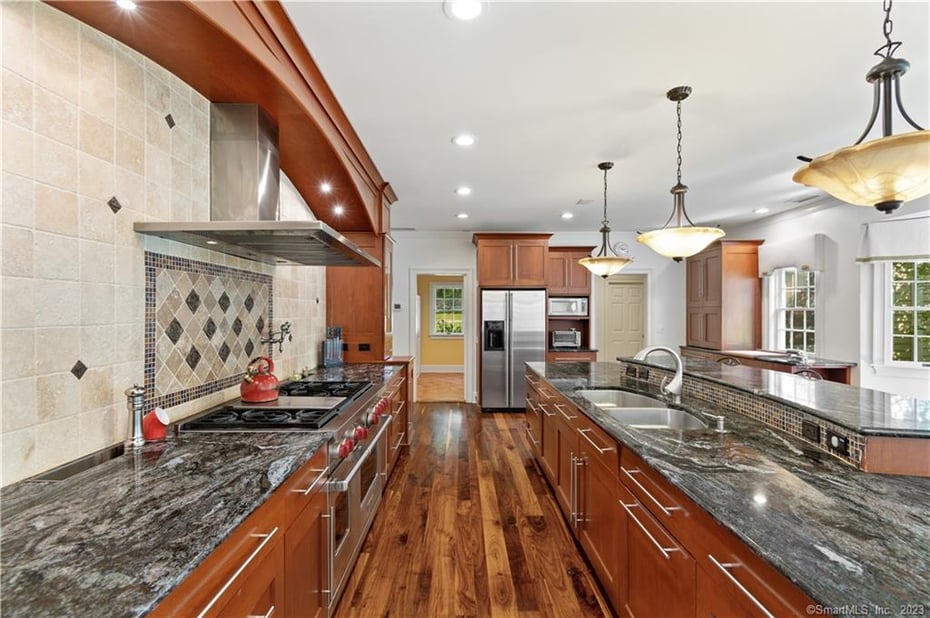 15 Clark Lane Photo 9