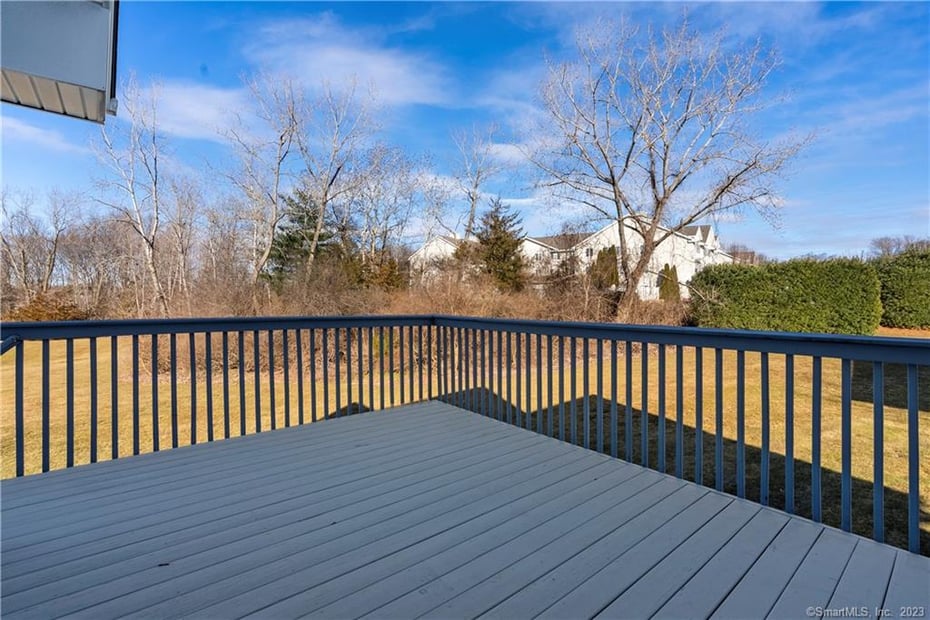 8 Maxwell Drive Photo 3