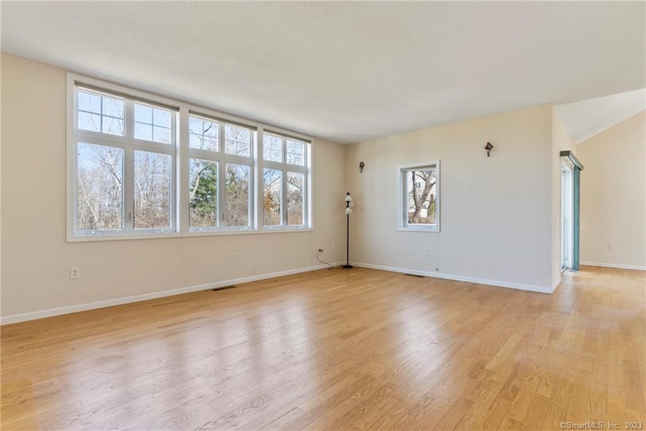 8 Maxwell Drive Photo 6