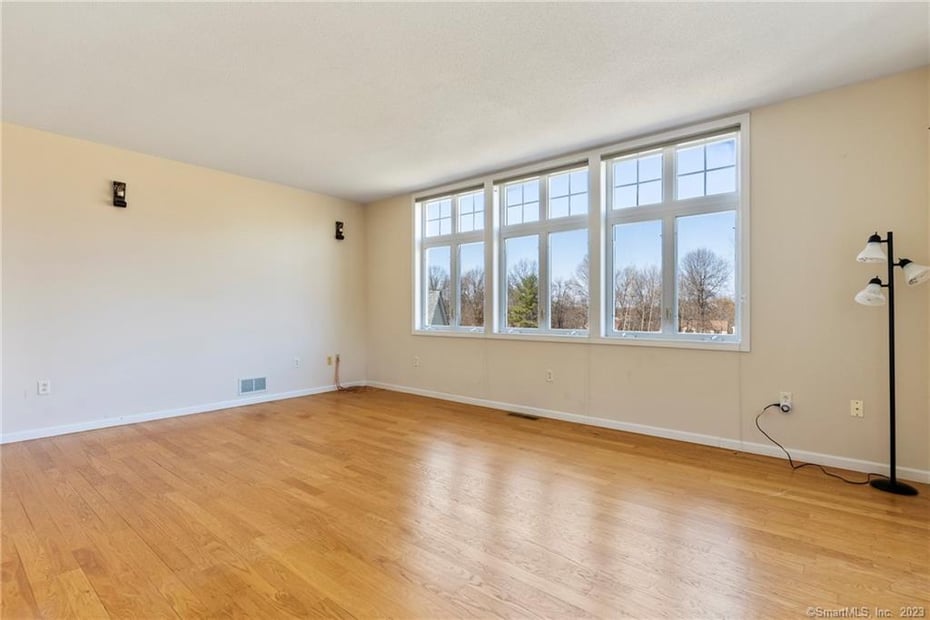 8 Maxwell Drive Photo 7