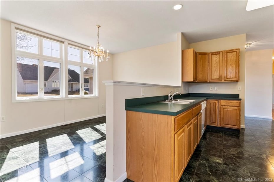 8 Maxwell Drive Photo 12