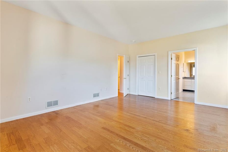 8 Maxwell Drive Photo 21