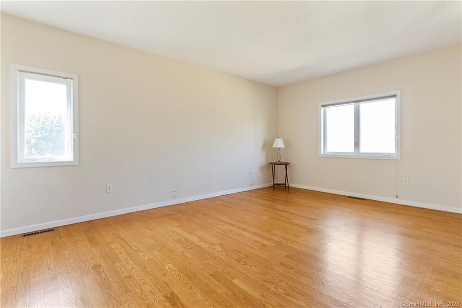 8 Maxwell Drive Photo 22