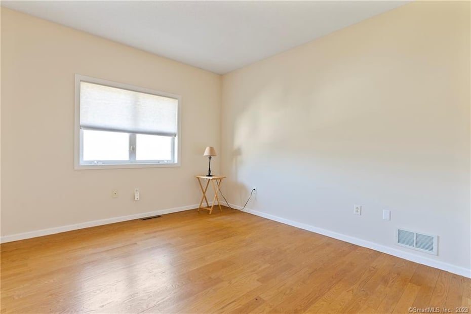 8 Maxwell Drive Photo 26