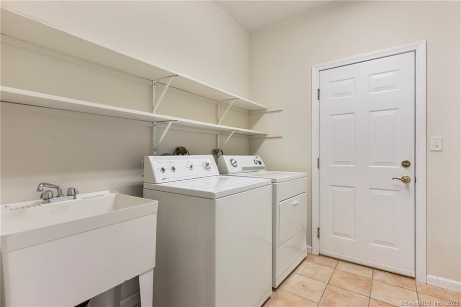 8 Maxwell Drive Photo 29