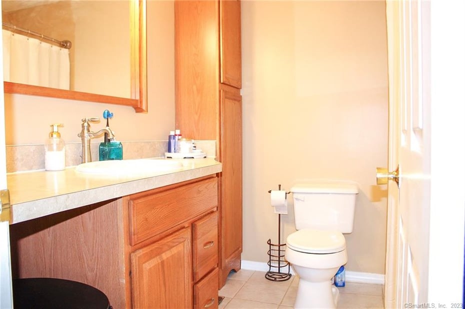 48 Locust Circle Photo 16