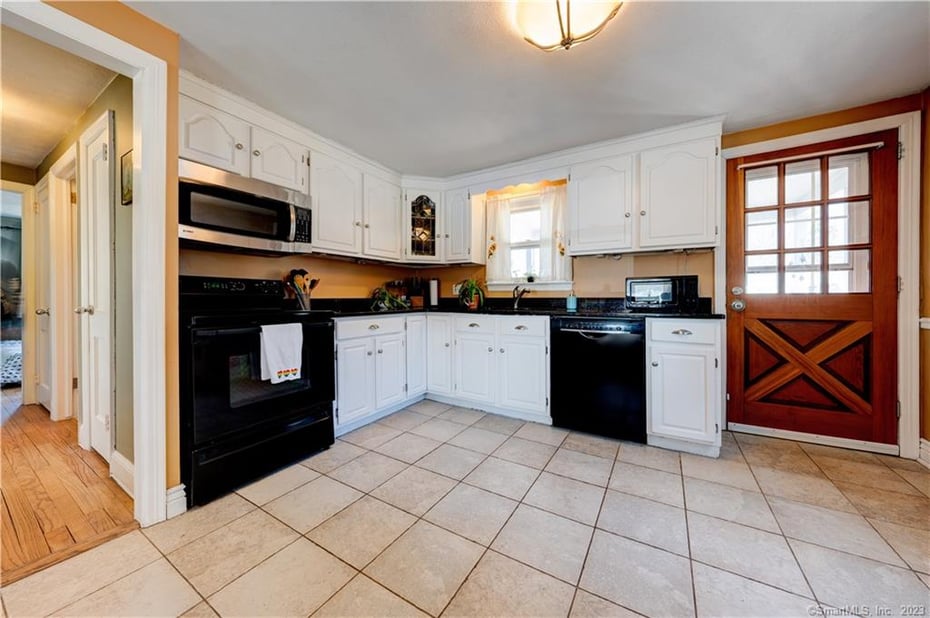 313 Charter Oak Street Photo 18