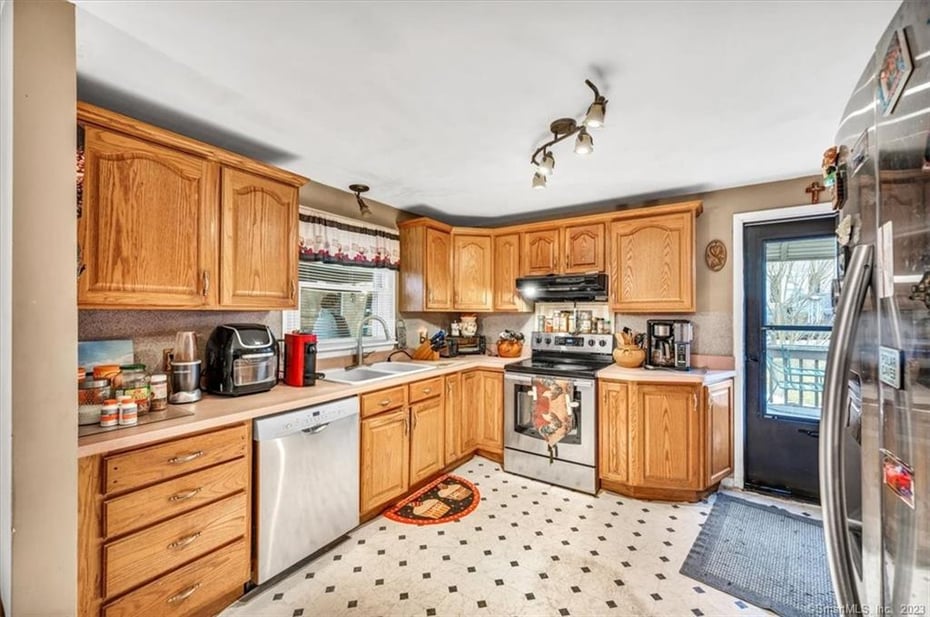 1 Hamilton Road Photo 4