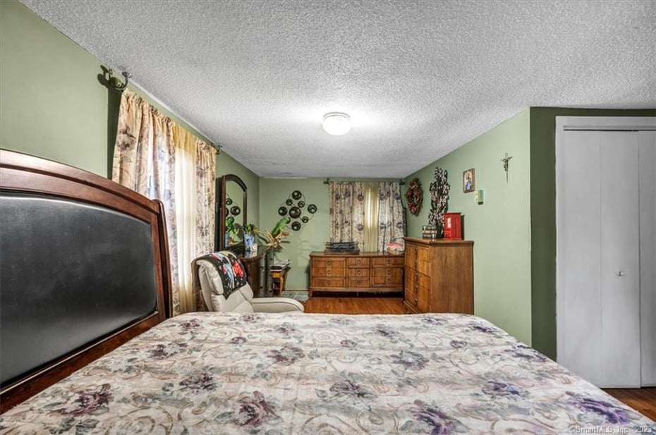 1 Hamilton Road Photo 24