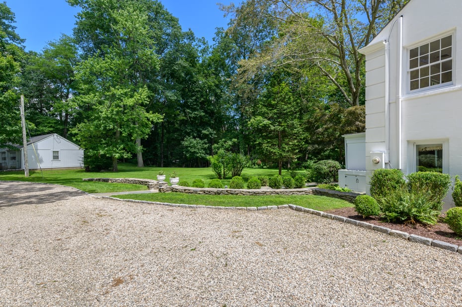 141 Scribner Hill Road Photo 6
