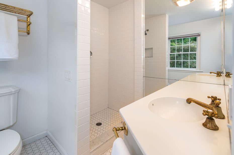 141 Scribner Hill Road Photo 39