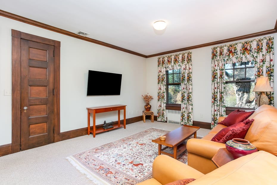 49 Mountain Spring Road Photo 35