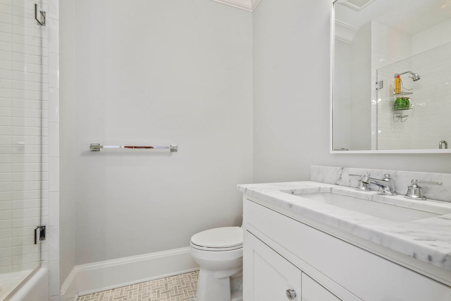 391 Park Avenue Photo 17