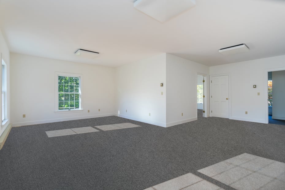 369 Litchfield Road Photo 22
