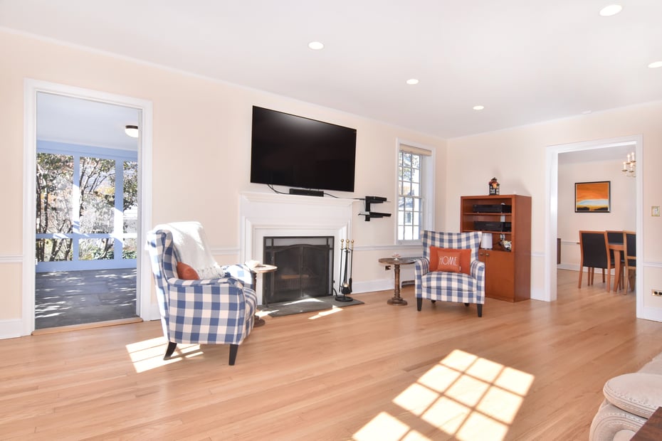 196 W Pondfield Road Photo 5