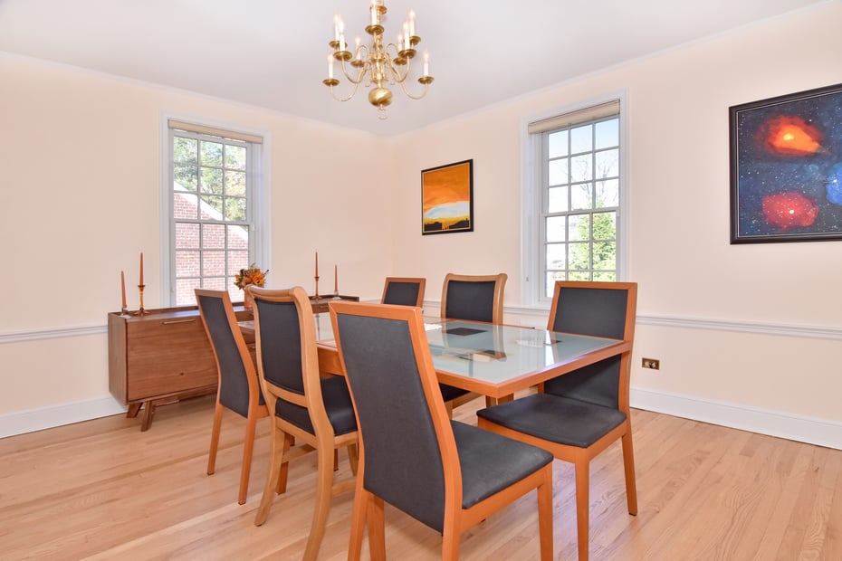 196 W Pondfield Road Photo 8